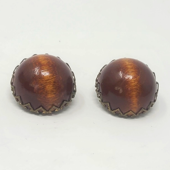 Vintage round wood earrings clip-on earrings - Picture 4 of 6